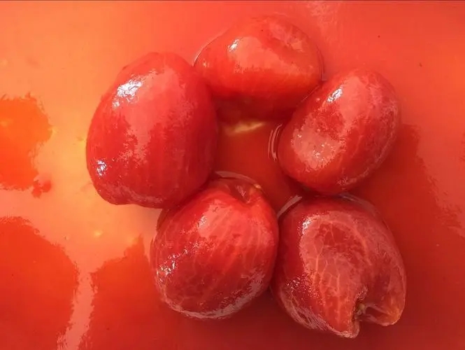 Whole Peeled Tomato